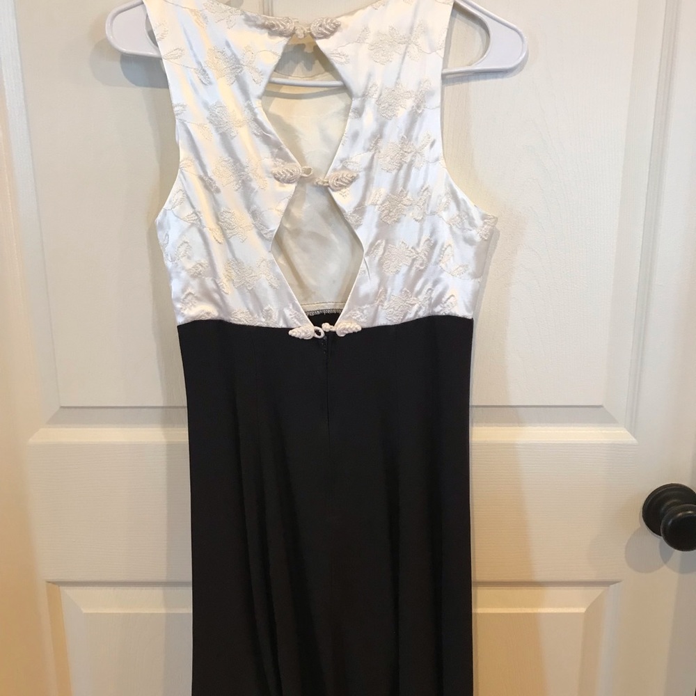 Dress - Picture 3 of 5